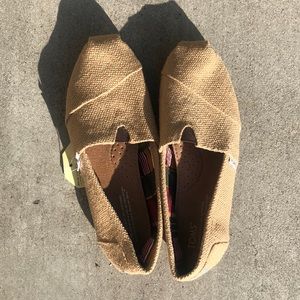 BNWT Burlap Toms